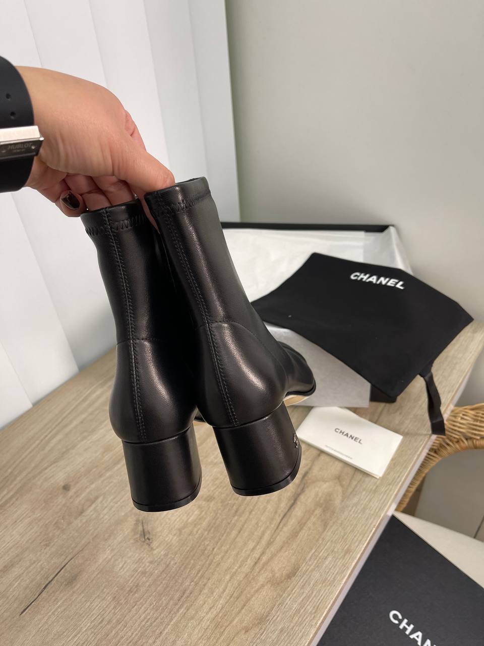 Комбинированные трендовые ботильоны Chanel BP-23531 Комбинированные трендовые ботильоны Chanel BP-23531