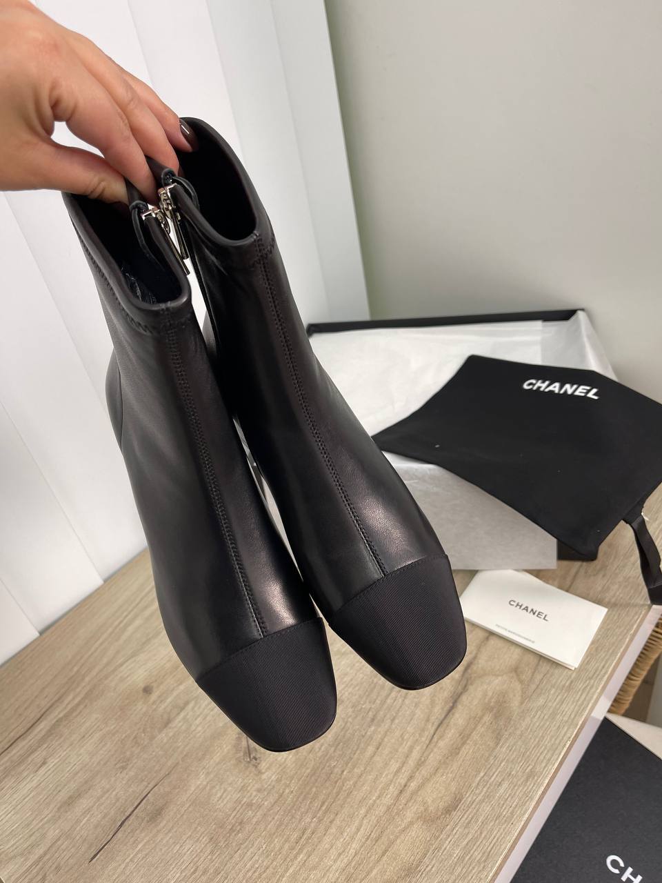 Комбинированные трендовые ботильоны Chanel BP-23531 Комбинированные трендовые ботильоны Chanel BP-23531