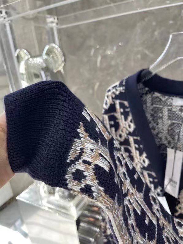 Кардиган стильный Christian Dior BP-26580 Кардиган стильный Christian Dior BP-26580