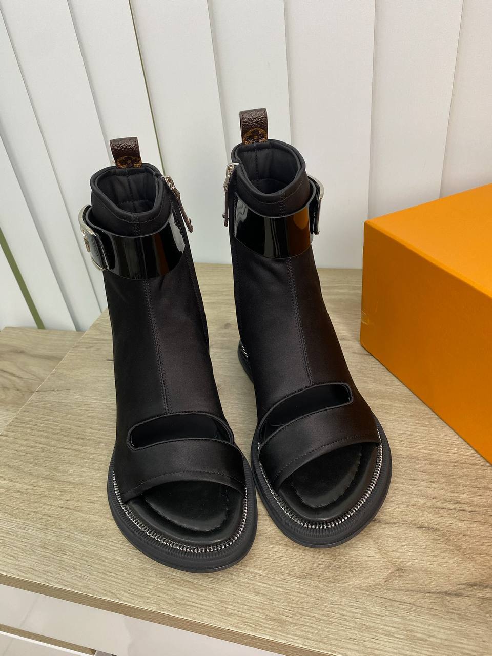 Коллекционные ботильоны Louis Vuitton BP-17516 Коллекционные ботильоны Louis Vuitton BP-17516