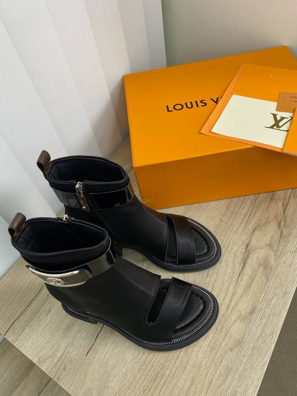 Коллекционные ботильоны Louis Vuitton BP-17516 Коллекционные ботильоны Louis Vuitton BP-17516