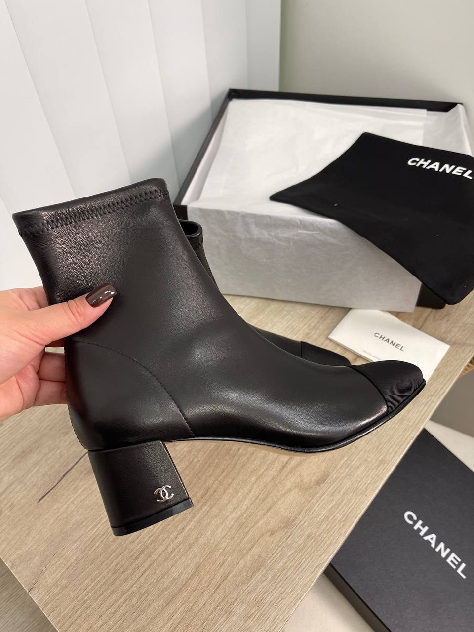 Комбинированные трендовые ботильоны Chanel BP-23531 Комбинированные трендовые ботильоны Chanel BP-23531