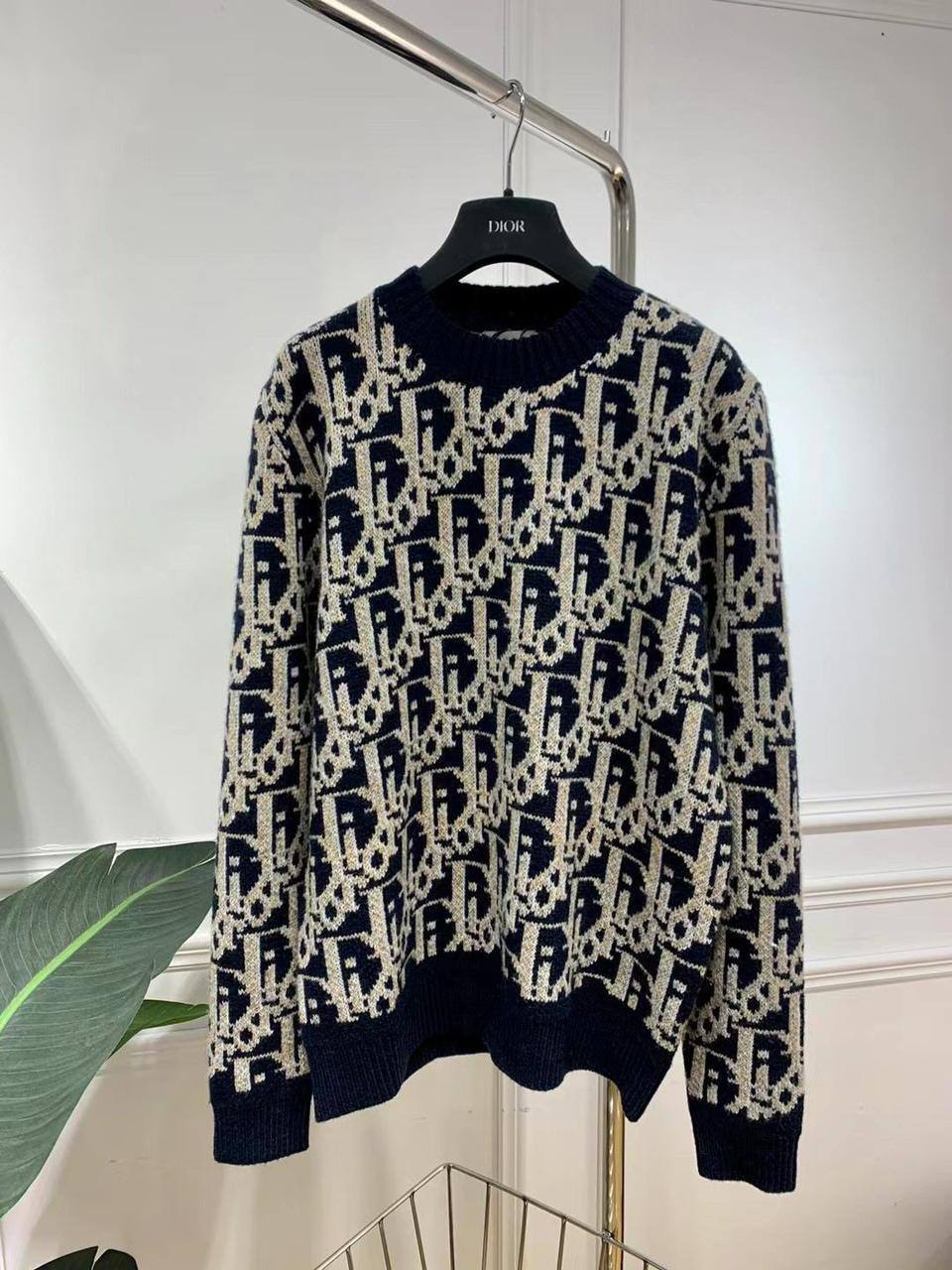 Свитер Christian Dior BP-20383 стильный мужской Свитер Christian Dior BP-20383 стильный мужской