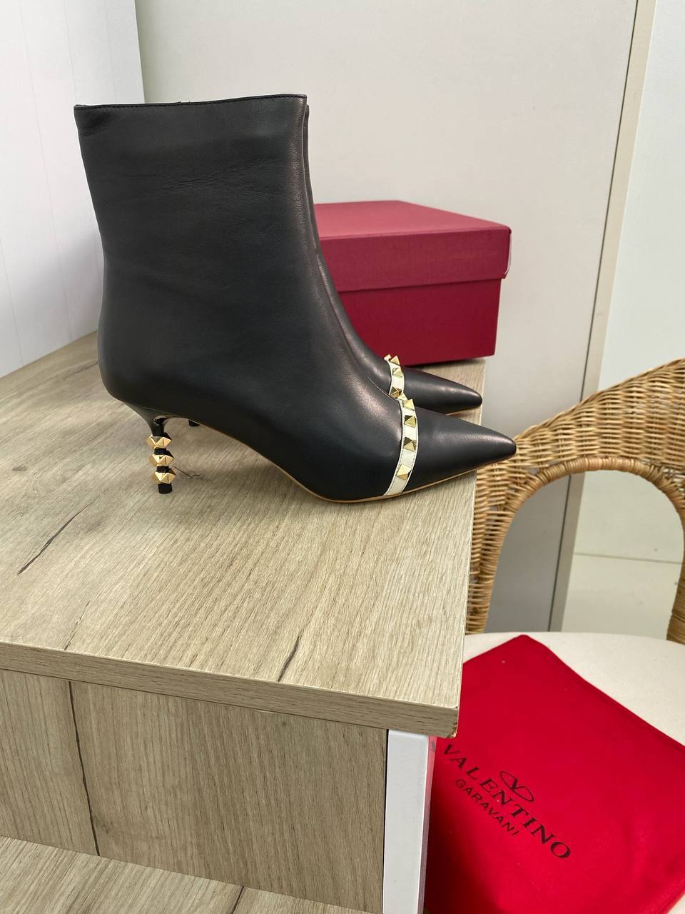 Дизайнерские ботильоны Valentino BP-18567 Дизайнерские ботильоны Valentino BP-18567