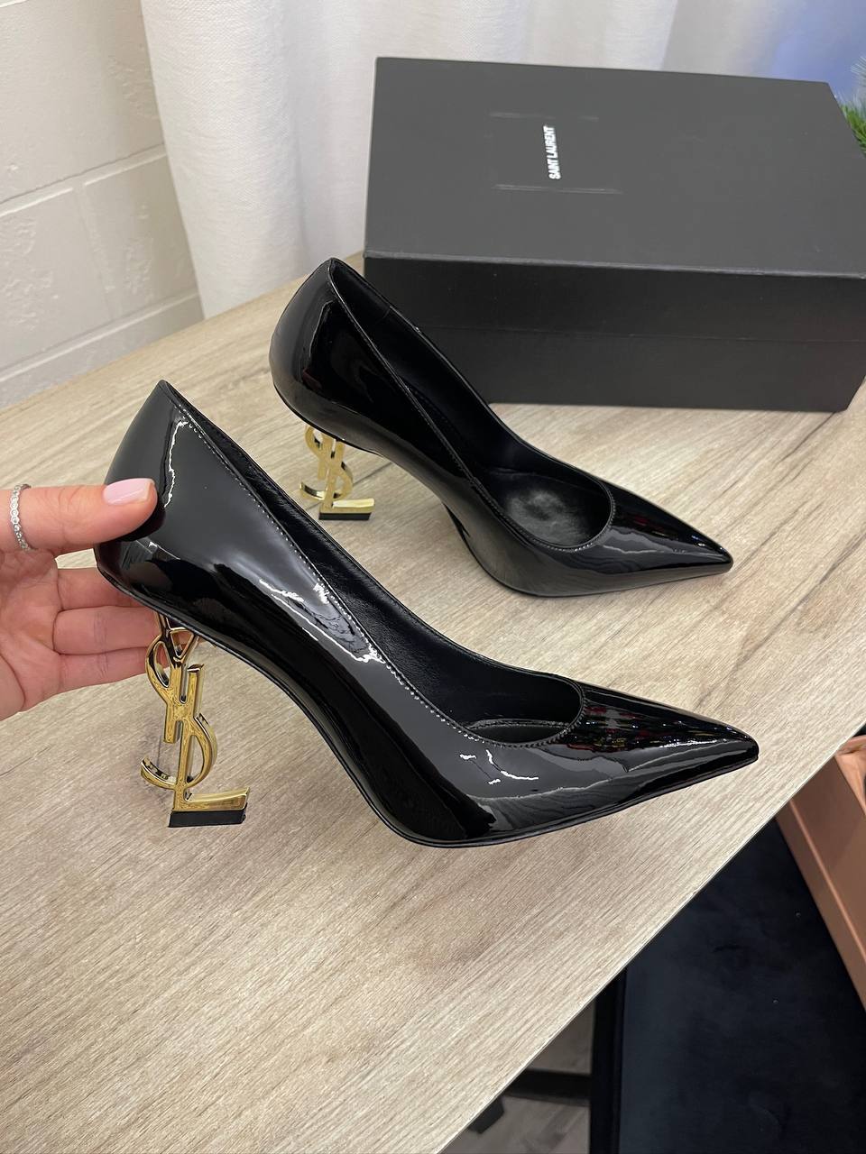 Трендовые туфли Yves Saint Laurent BP-44629 Трендовые туфли Yves Saint Laurent BP-44629