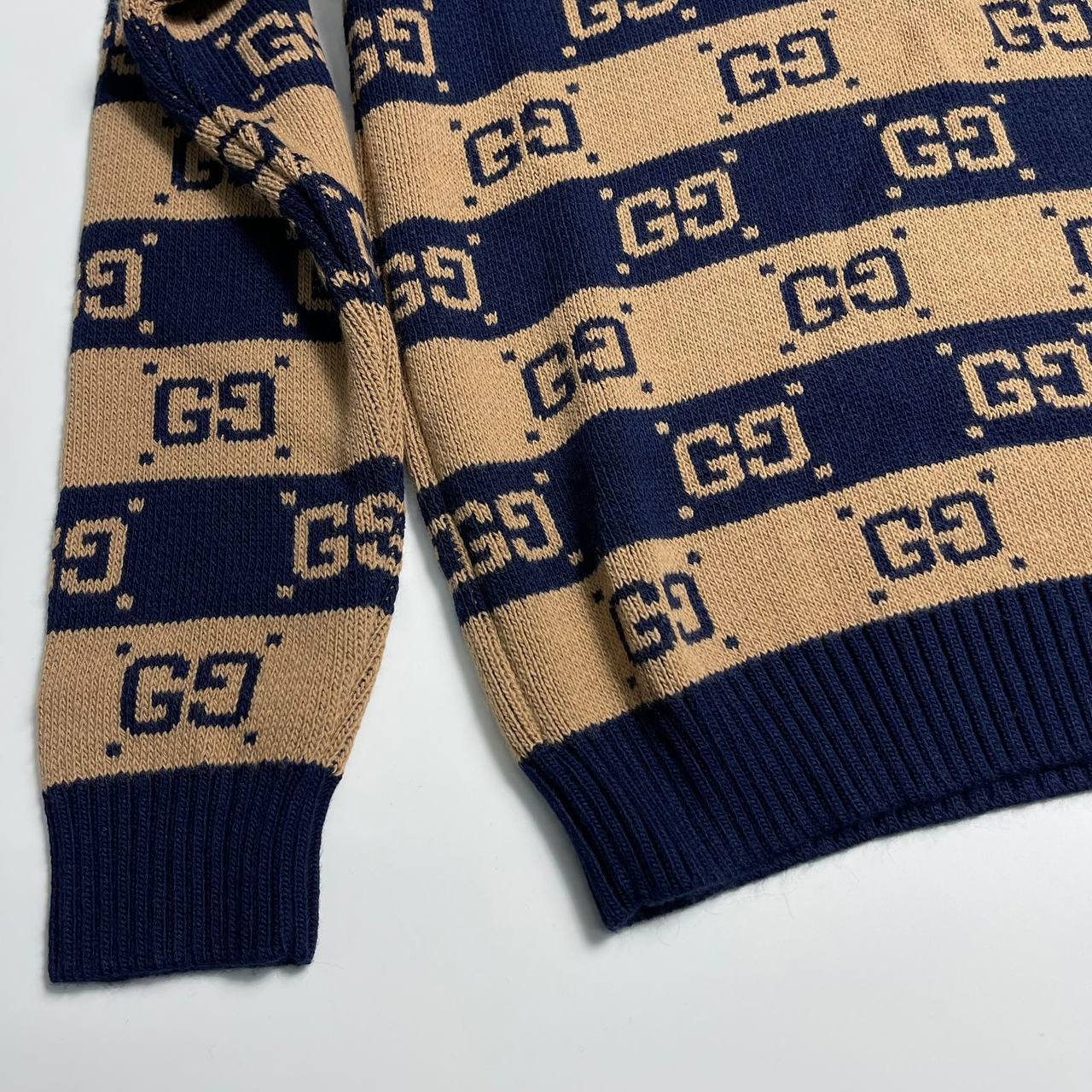 Свитер Gucci BP-41965 повседневный мужской Свитер Gucci BP-41965 повседневный мужской