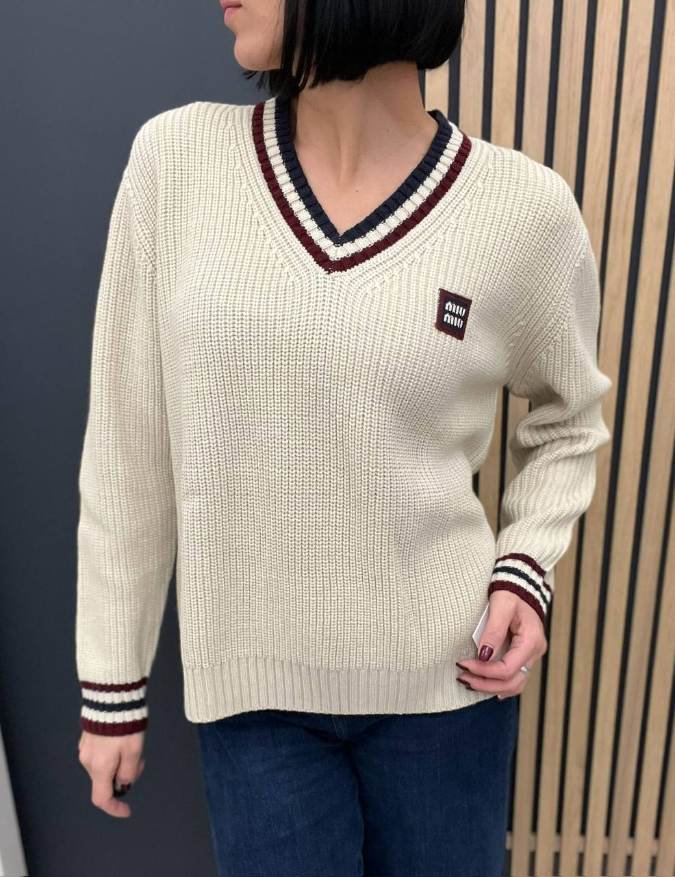 Повседневный свитер Miu Miu BP-45684 Повседневный свитер Miu Miu BP-45684