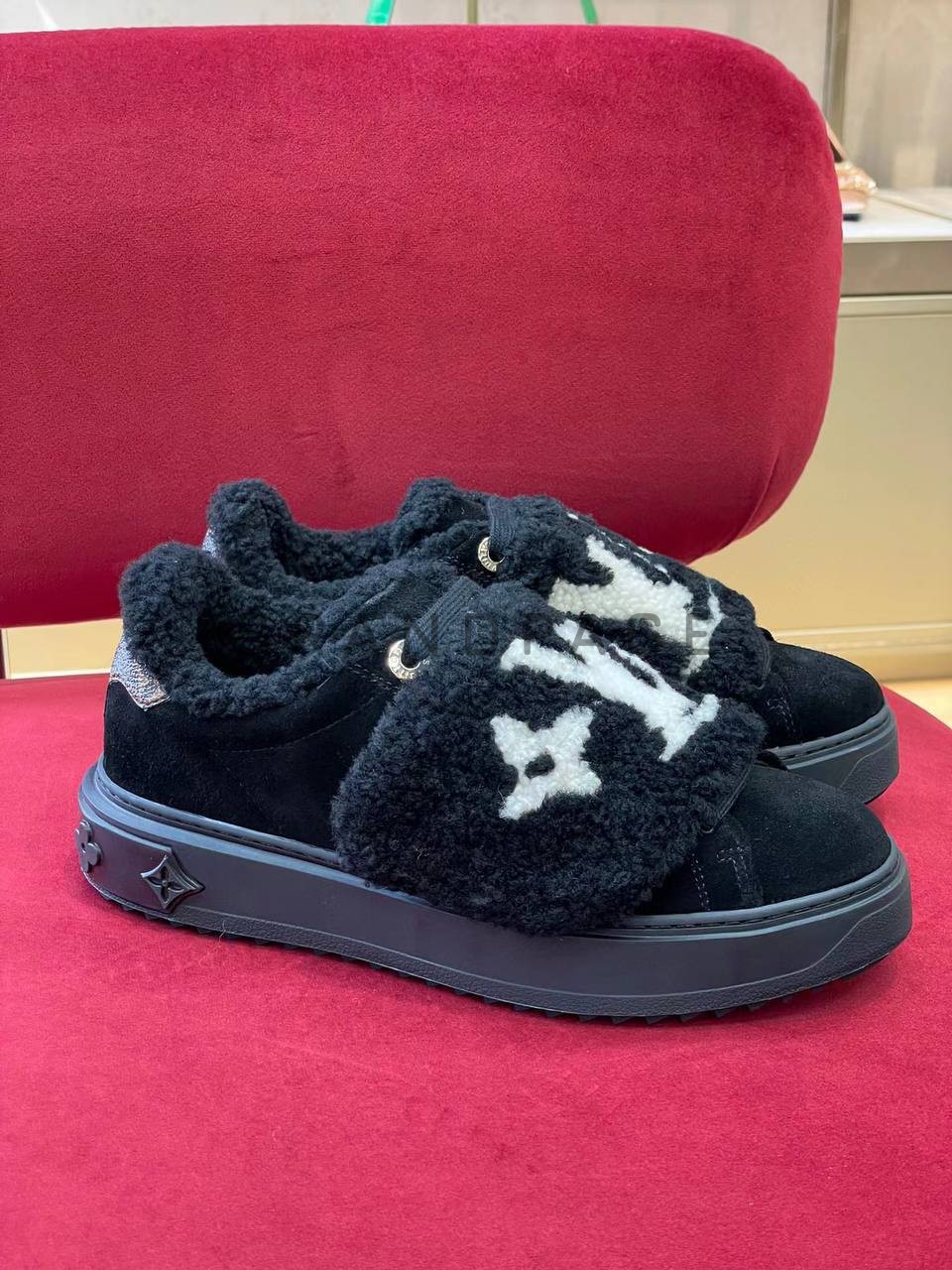 Кожаные кроссовки Louis Vuitton Кожаные кроссовки Louis Vuitton