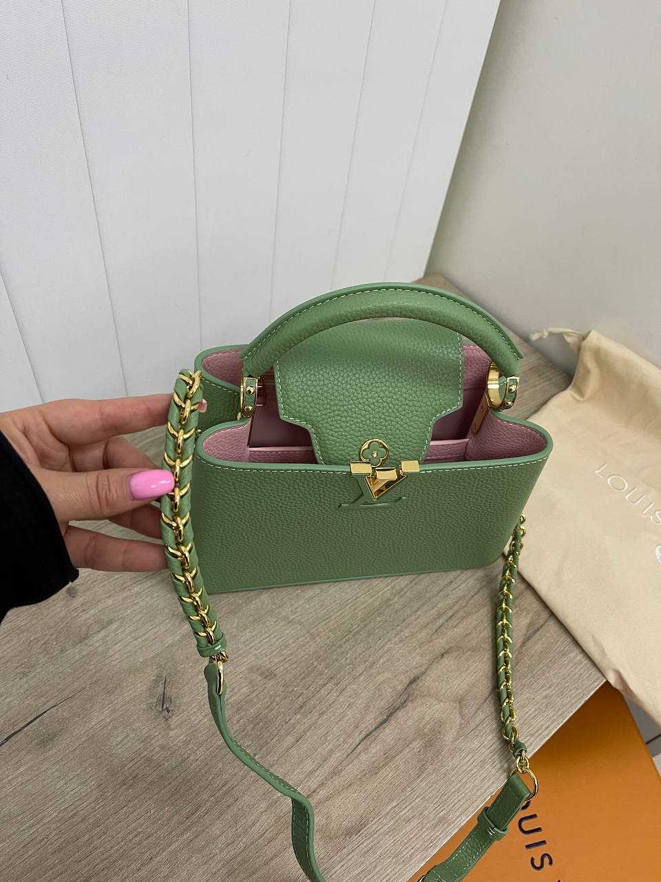 Коллекционная сумка Capucines, 27 см, Louis Vuitton BP-29920 Коллекционная сумка Capucines, 27 см, Louis Vuitton BP-29920