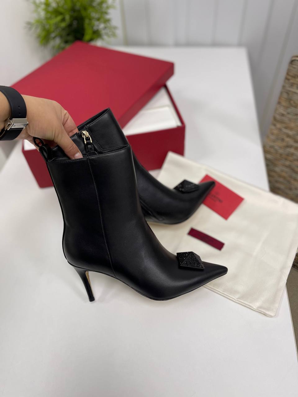 Дизайнерские ботильоны Valentino BP-25338 Дизайнерские ботильоны Valentino BP-25338