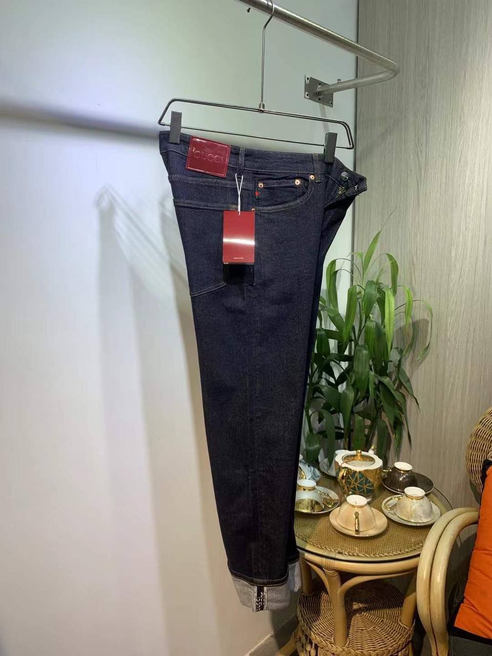 Джинсы дизайнерские темно-синие Gucci BP-805212 Джинсы дизайнерские темно-синие Gucci BP-805212