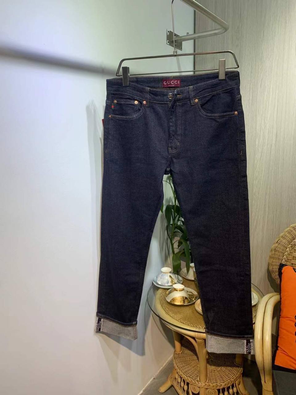 Джинсы дизайнерские темно-синие Gucci BP-805212 Джинсы дизайнерские темно-синие Gucci BP-805212