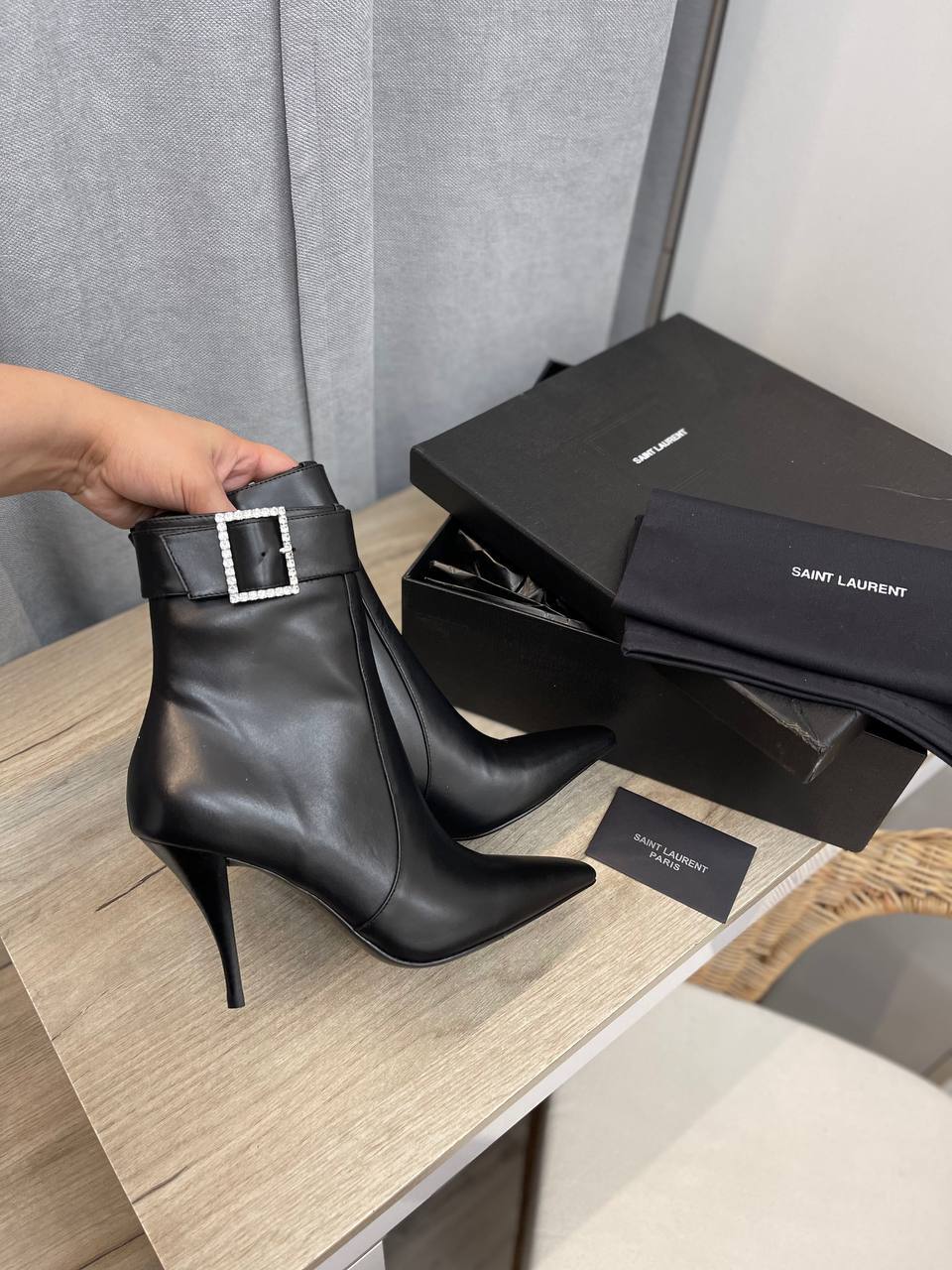 Люксовые ботильоны Yves Saint Laurent BP-40044 Люксовые ботильоны Yves Saint Laurent BP-40044