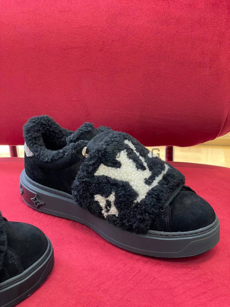 Кожаные кроссовки Louis Vuitton Кожаные кроссовки Louis Vuitton