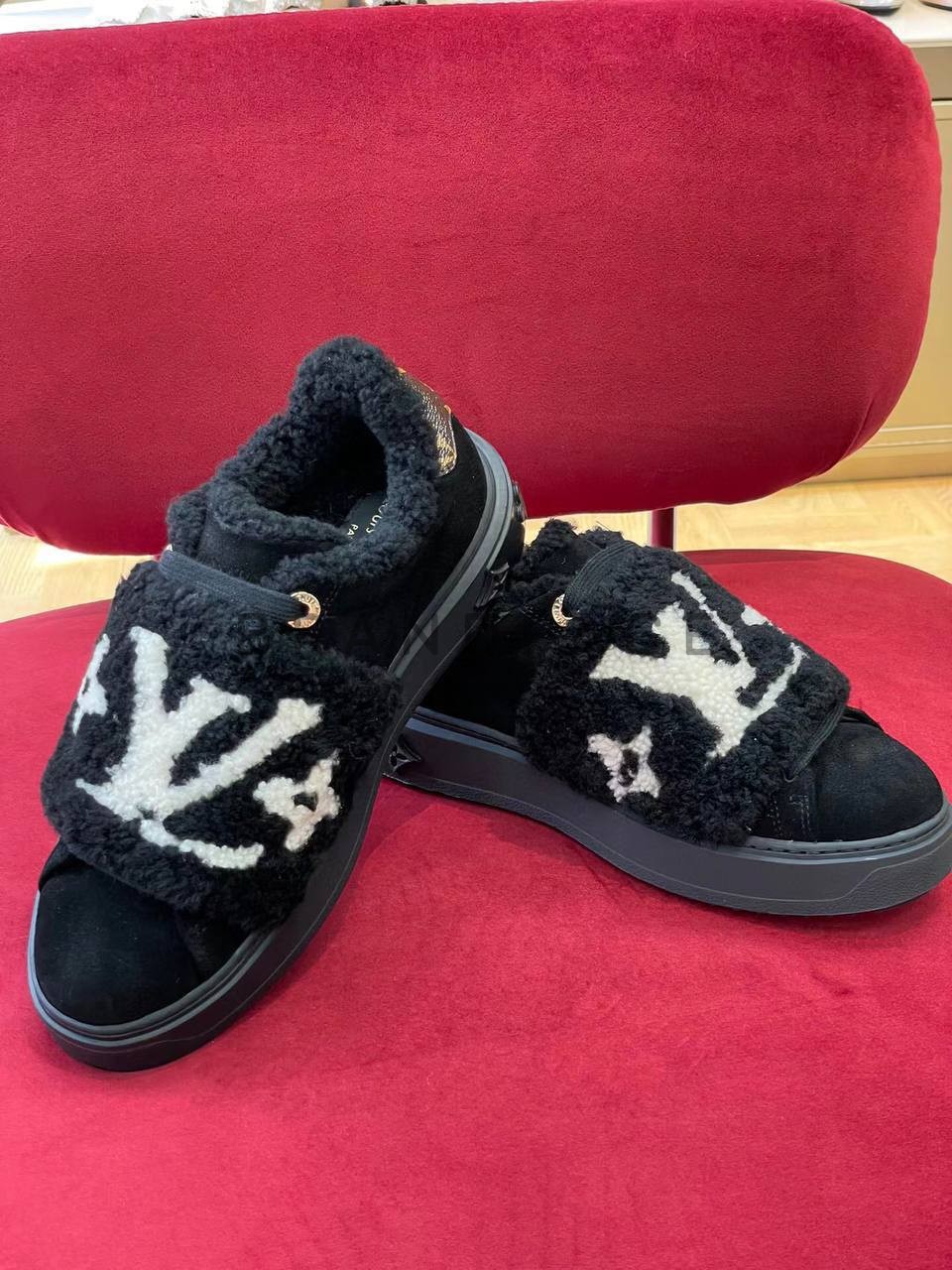 Кожаные кроссовки Louis Vuitton Кожаные кроссовки Louis Vuitton