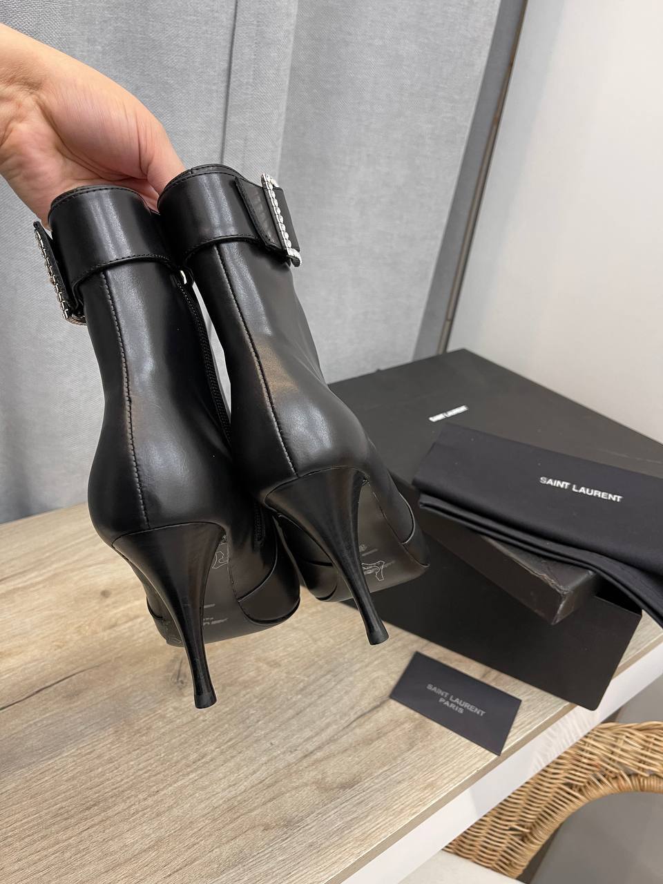 Люксовые ботильоны Yves Saint Laurent BP-40044 Люксовые ботильоны Yves Saint Laurent BP-40044