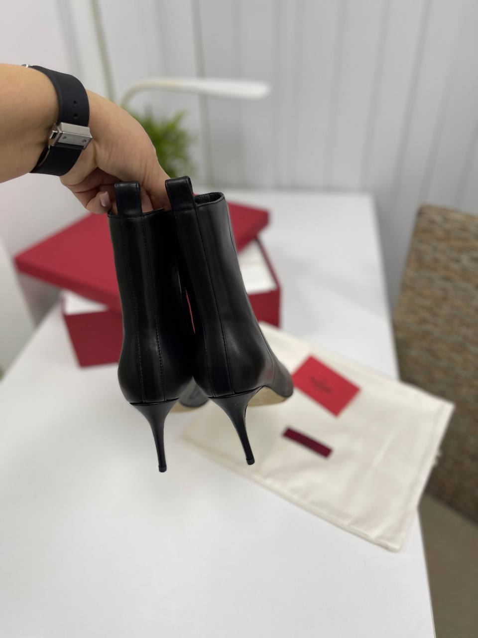 Дизайнерские ботильоны Valentino BP-25338 Дизайнерские ботильоны Valentino BP-25338