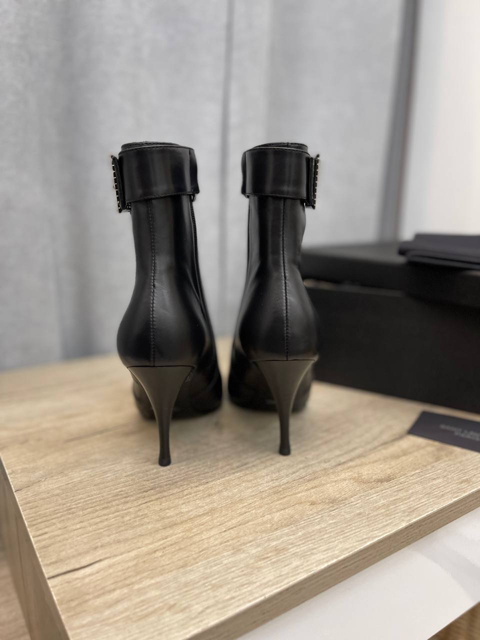 Люксовые ботильоны Yves Saint Laurent BP-40044 Люксовые ботильоны Yves Saint Laurent BP-40044