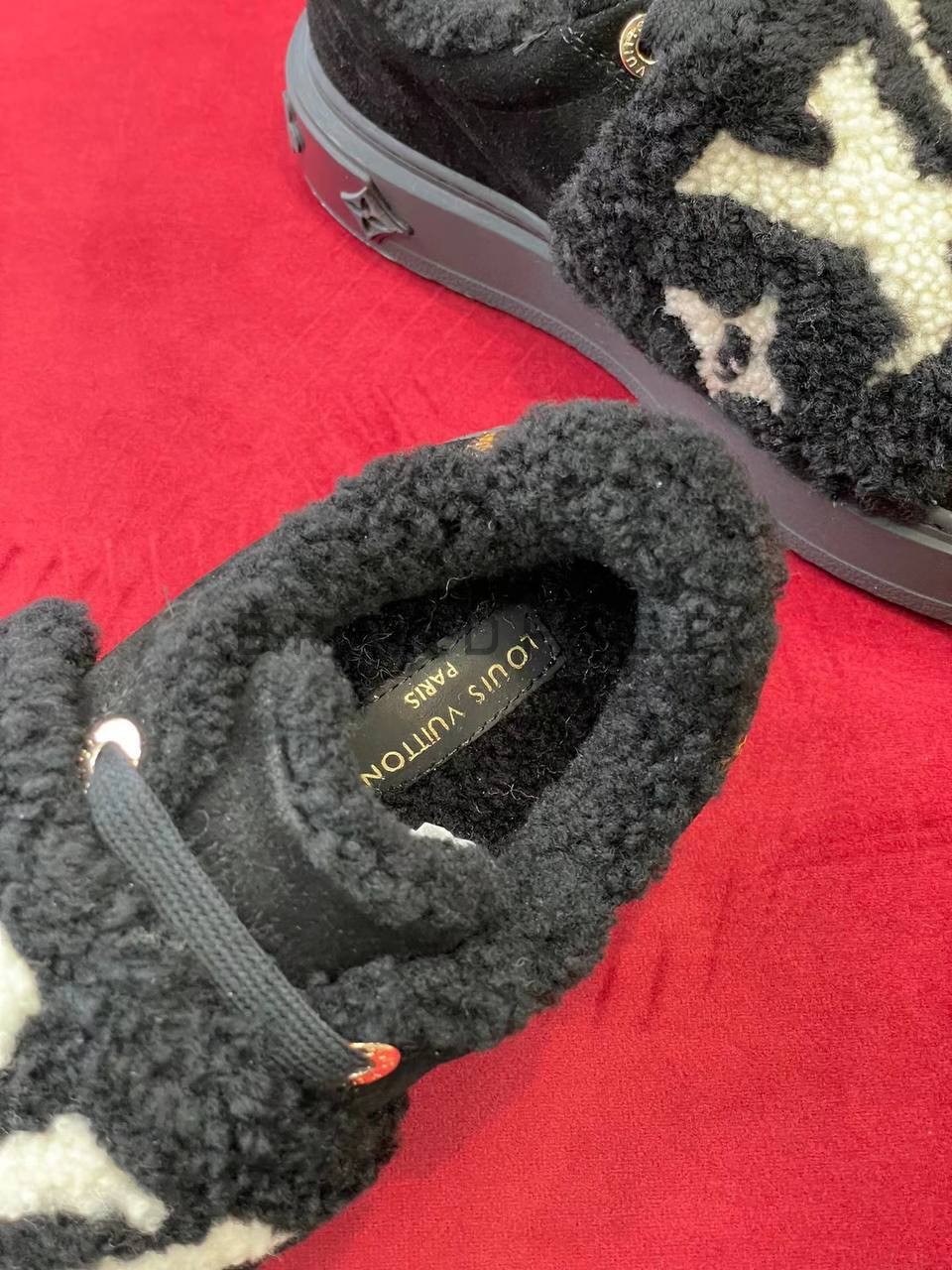 Кожаные кроссовки Louis Vuitton Кожаные кроссовки Louis Vuitton