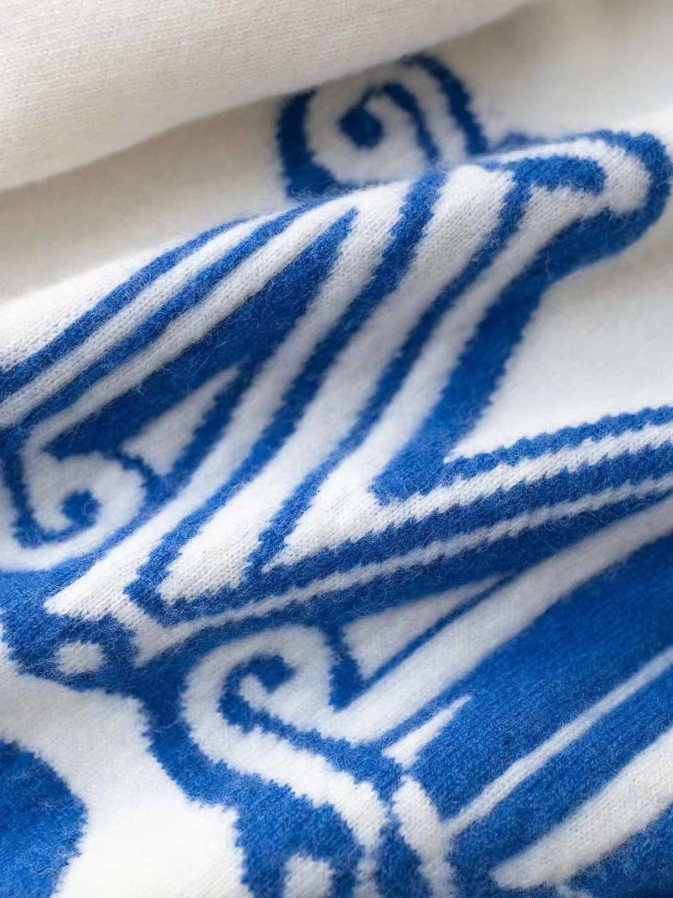 Повседневный свитер женский Max Mara BP-24340 Повседневный свитер женский Max Mara BP-24340