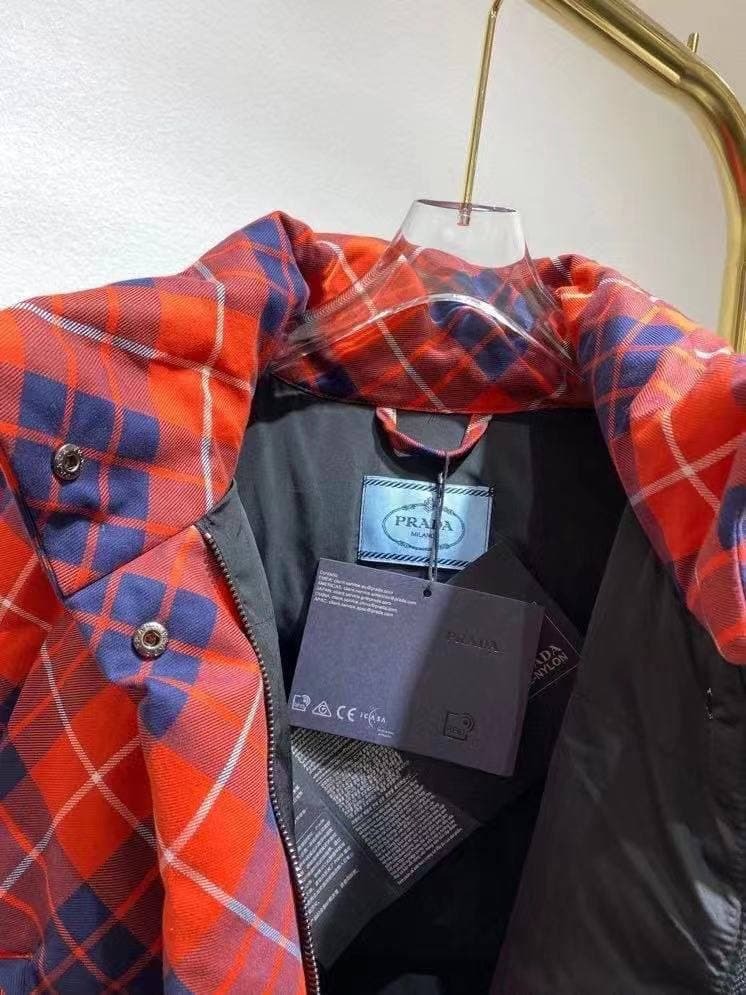 Куртка женская повседневная Prada BP-2918 Куртка женская повседневная Prada BP-2918