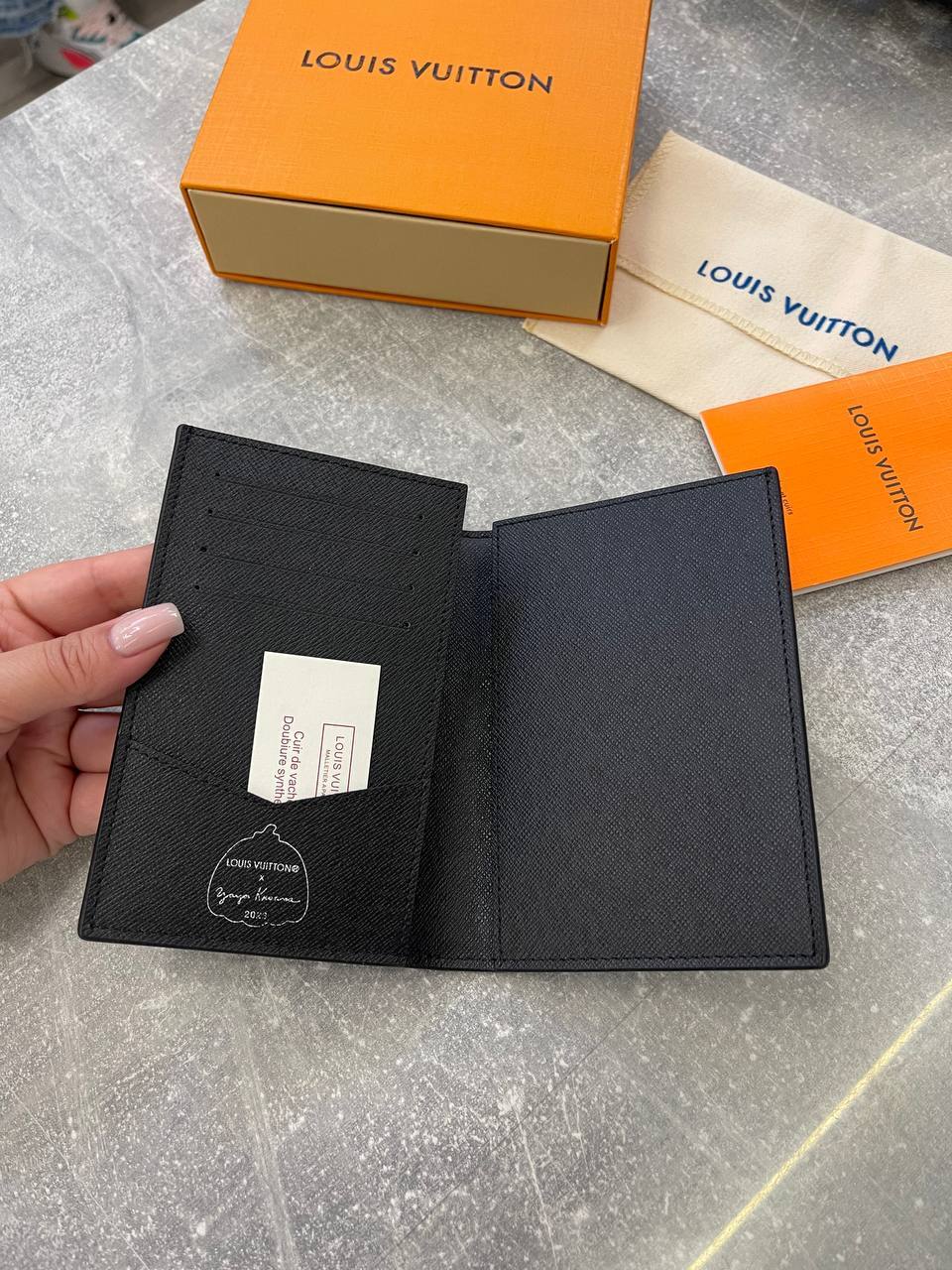 Обложка на паспорт премиум Louis Vuitton BP-48145 Обложка на паспорт премиум Louis Vuitton BP-48145