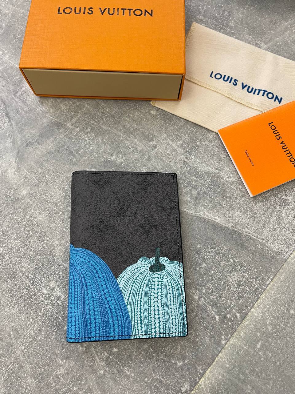 Обложка на паспорт премиум Louis Vuitton BP-48145 Обложка на паспорт премиум Louis Vuitton BP-48145