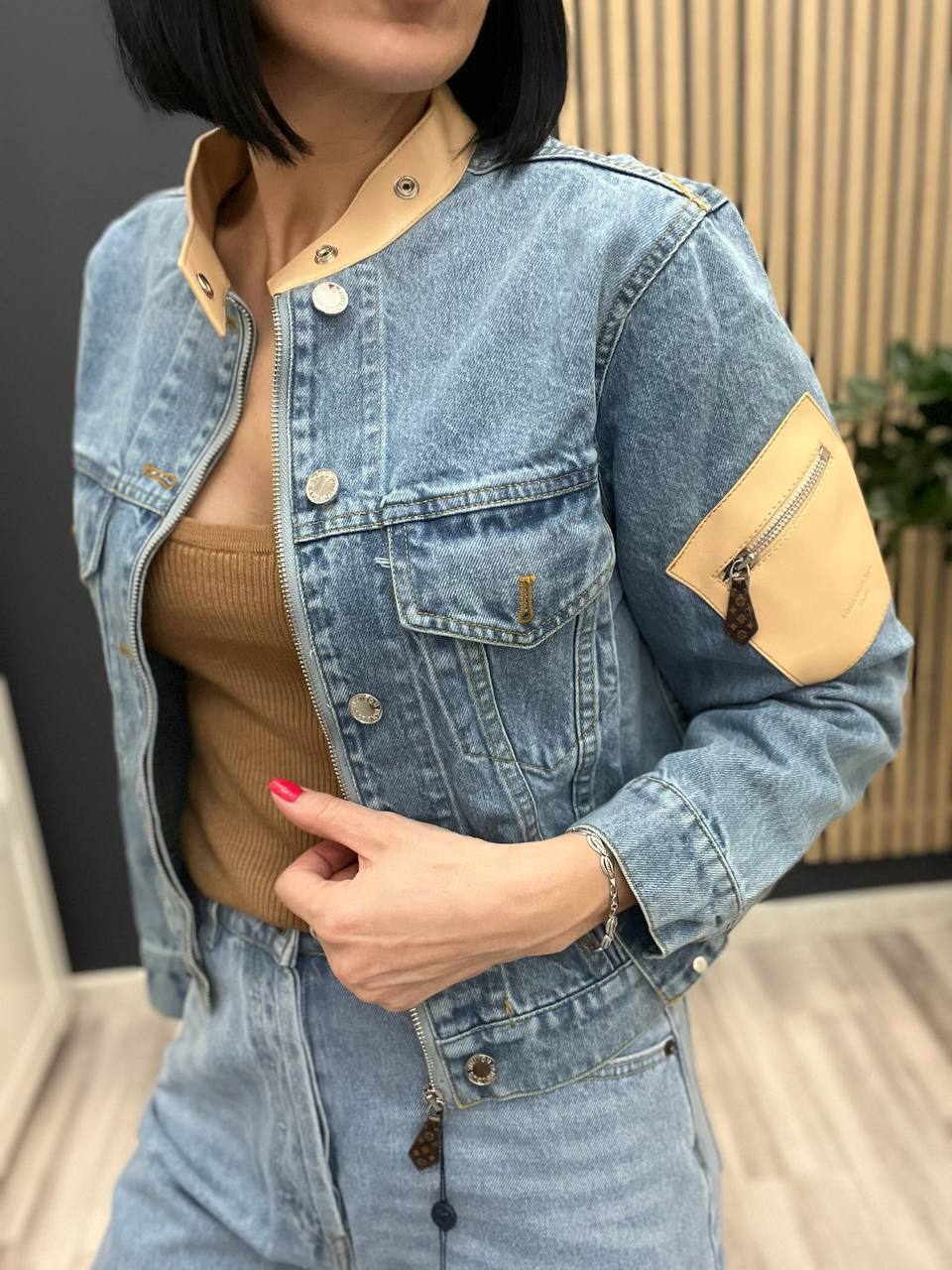 Куртка женская Louis Vuitton лимитированная BP-48841 Куртка женская Louis Vuitton лимитированная BP-48841