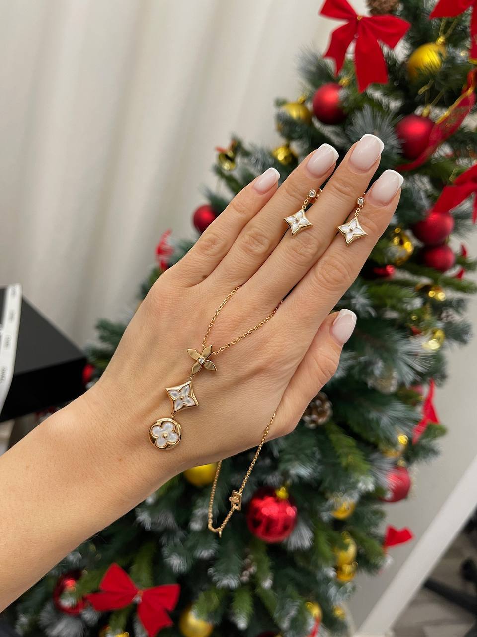 Колье Louis Vuitton люксовое BP-43905 Колье Louis Vuitton люксовое BP-43905