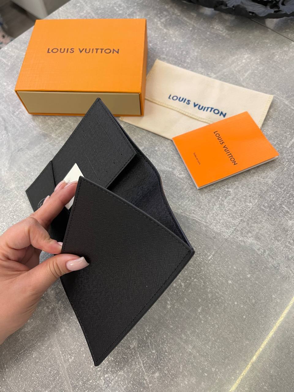 Обложка на паспорт премиум Louis Vuitton BP-48145 Обложка на паспорт премиум Louis Vuitton BP-48145