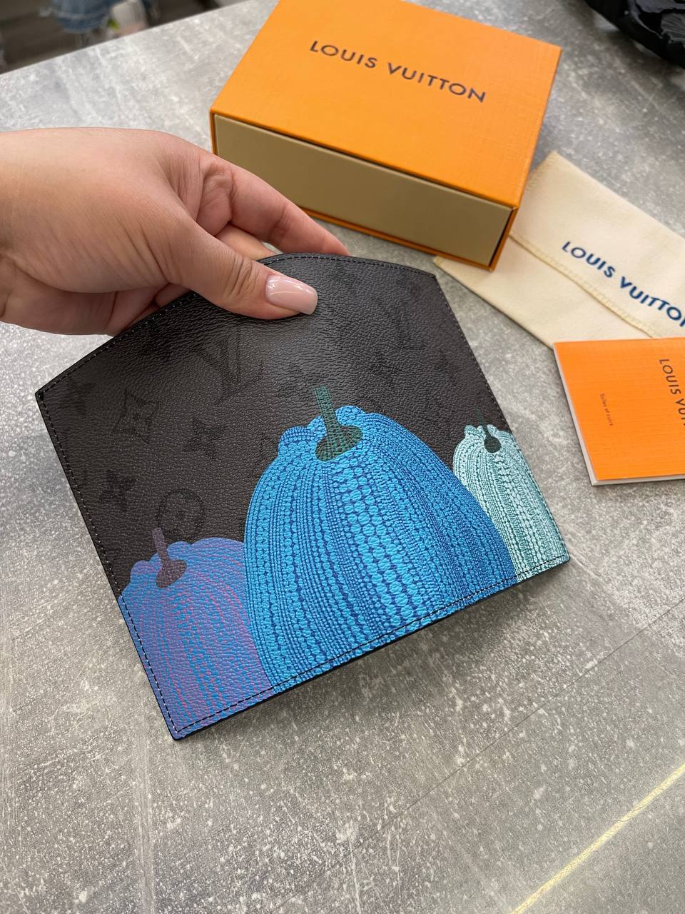Обложка на паспорт премиум Louis Vuitton BP-48145 Обложка на паспорт премиум Louis Vuitton BP-48145
