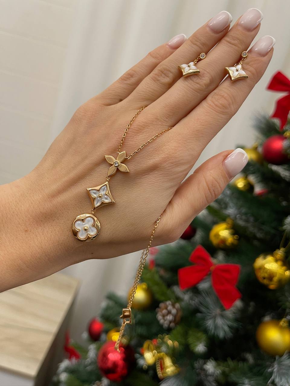 Колье Louis Vuitton люксовое BP-43905 Колье Louis Vuitton люксовое BP-43905