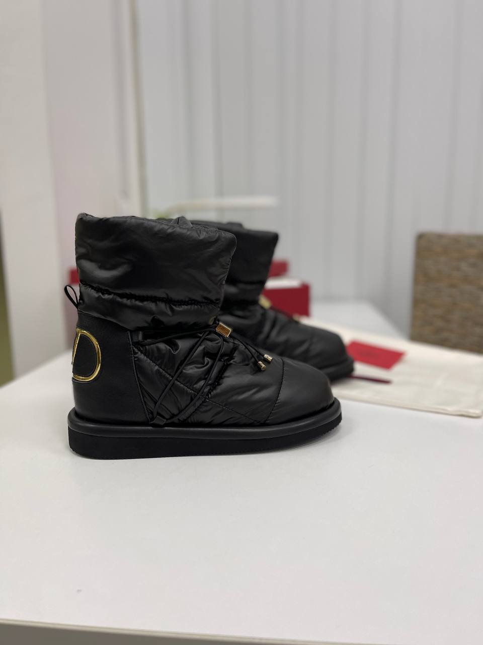 Ботинки черные Valentino лимитированные BP-25335 Ботинки черные Valentino лимитированные BP-25335