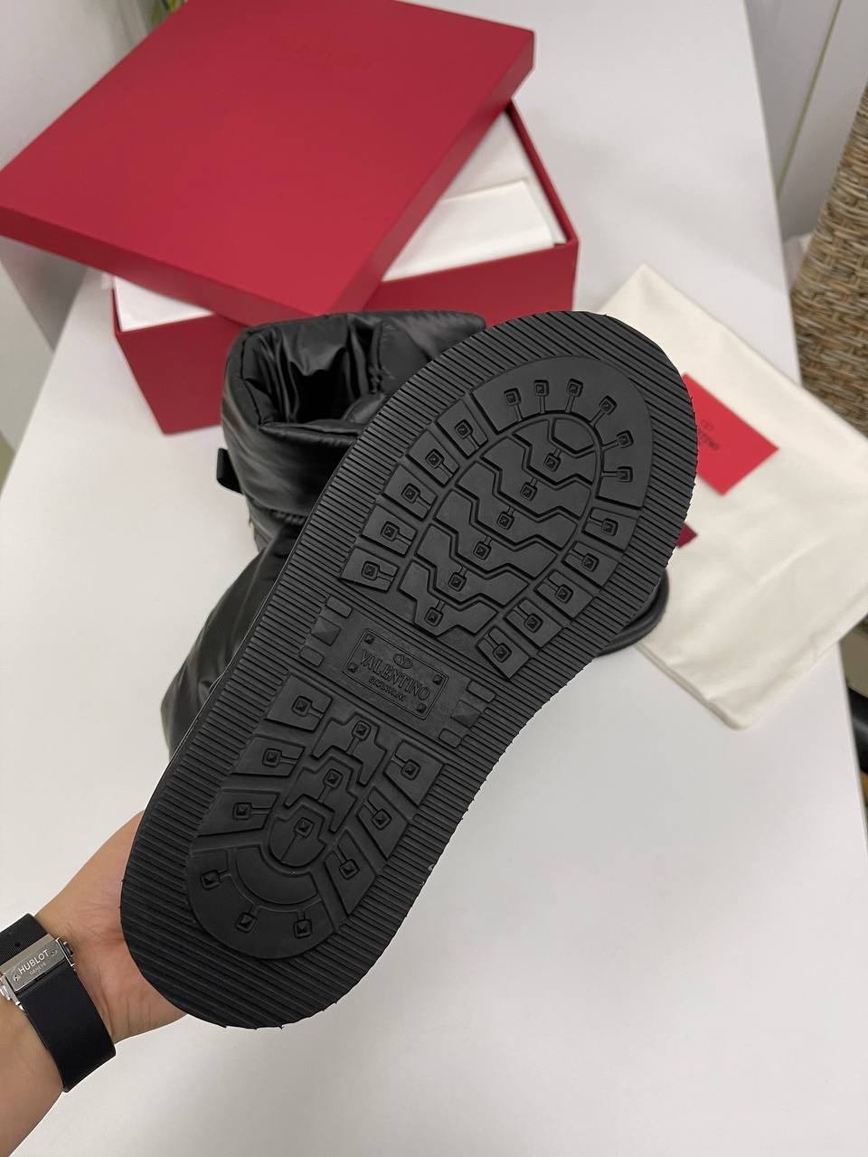 Ботинки черные Valentino лимитированные BP-25335 Ботинки черные Valentino лимитированные BP-25335