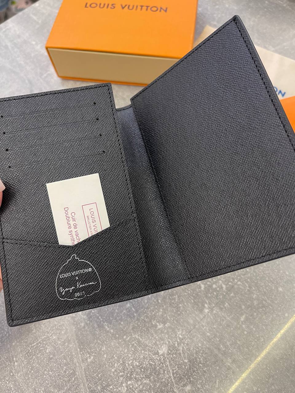 Обложка на паспорт премиум Louis Vuitton BP-48145 Обложка на паспорт премиум Louis Vuitton BP-48145