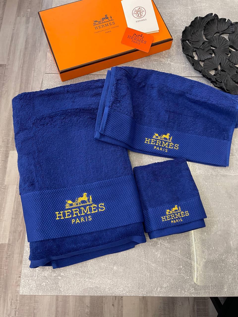 Комплект Hermes из трех полотенец BP-43337 Комплект Hermes из трех полотенец BP-43337