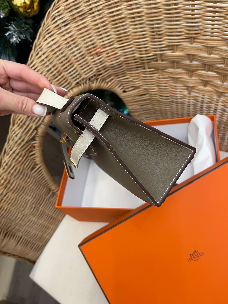 Перламутрово-серая Kelly Pochette Hermes коллекционная BP-44510 Перламутрово-серая Kelly Pochette Hermes коллекционная BP-44510