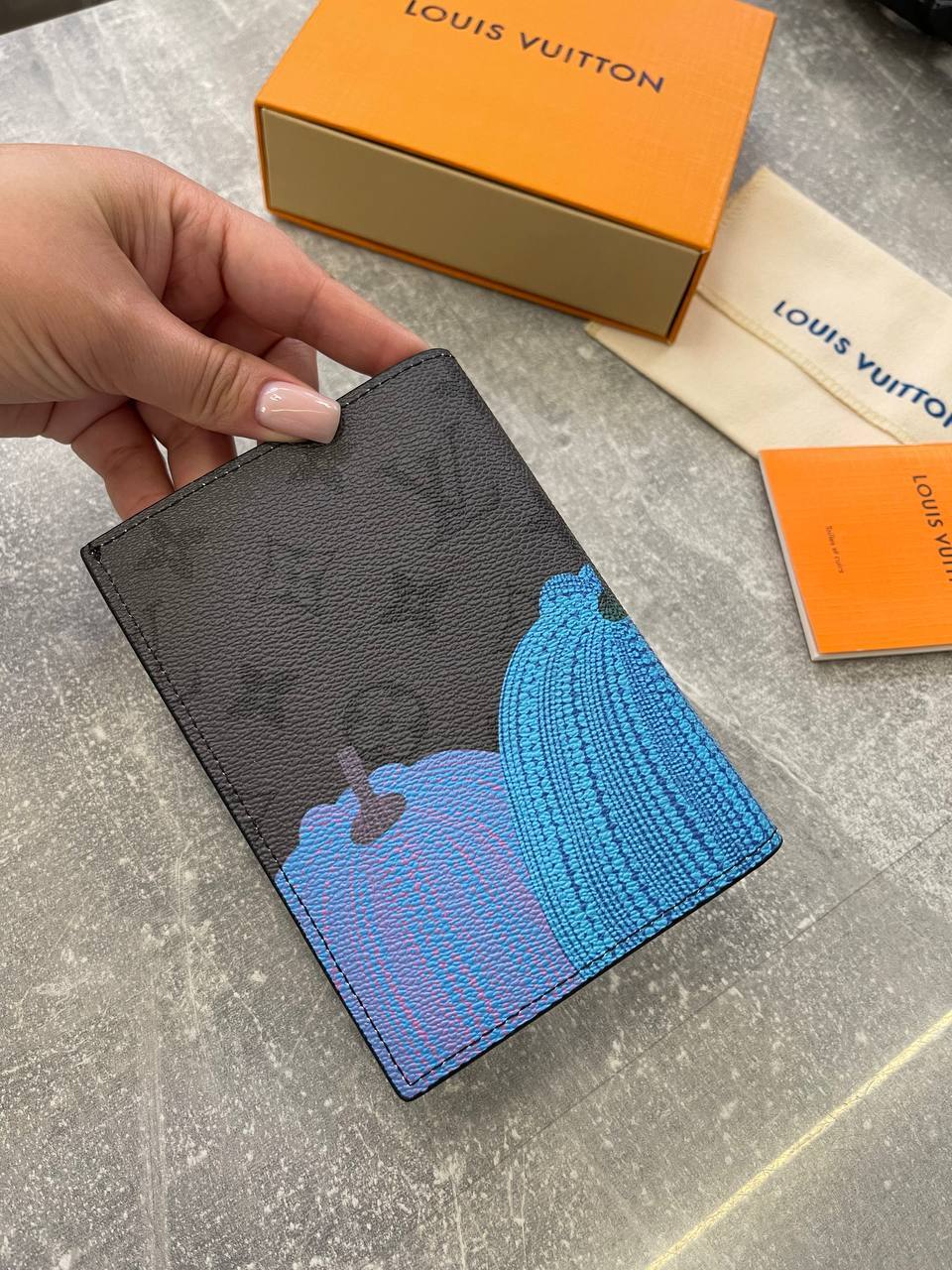 Обложка на паспорт премиум Louis Vuitton BP-48145 Обложка на паспорт премиум Louis Vuitton BP-48145