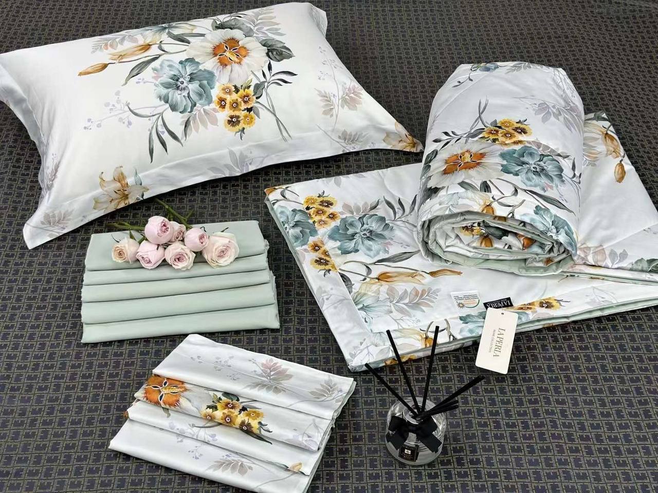 Постельный комплект La Perla BP-33960 с принтом Постельный комплект La Perla BP-33960 с принтом