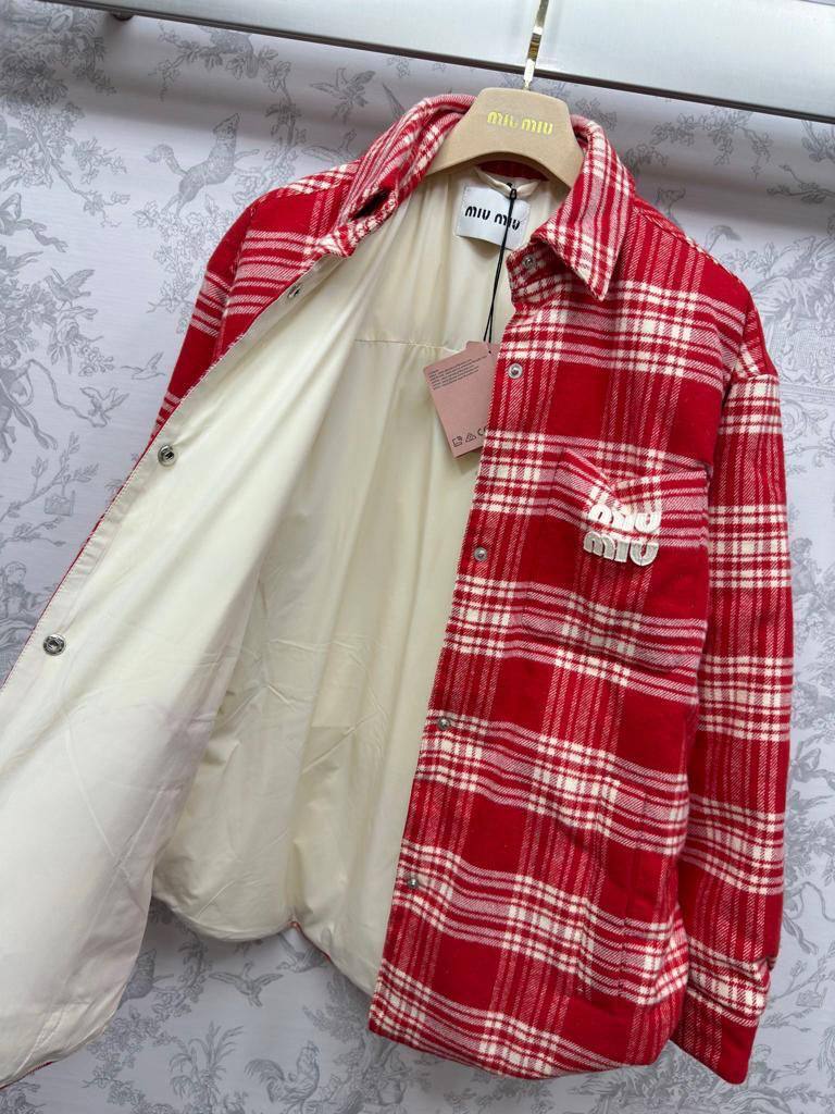 Эксклюзивная куртка-рубашка Miu Miu BP-42550 Эксклюзивная куртка-рубашка Miu Miu BP-42550