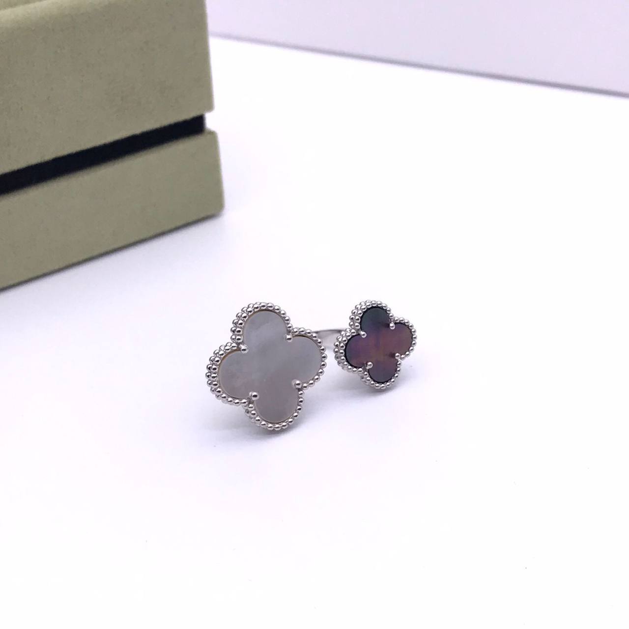 Кольцо Van Cleef BP-16175 трендовое Кольцо Van Cleef BP-16175 трендовое