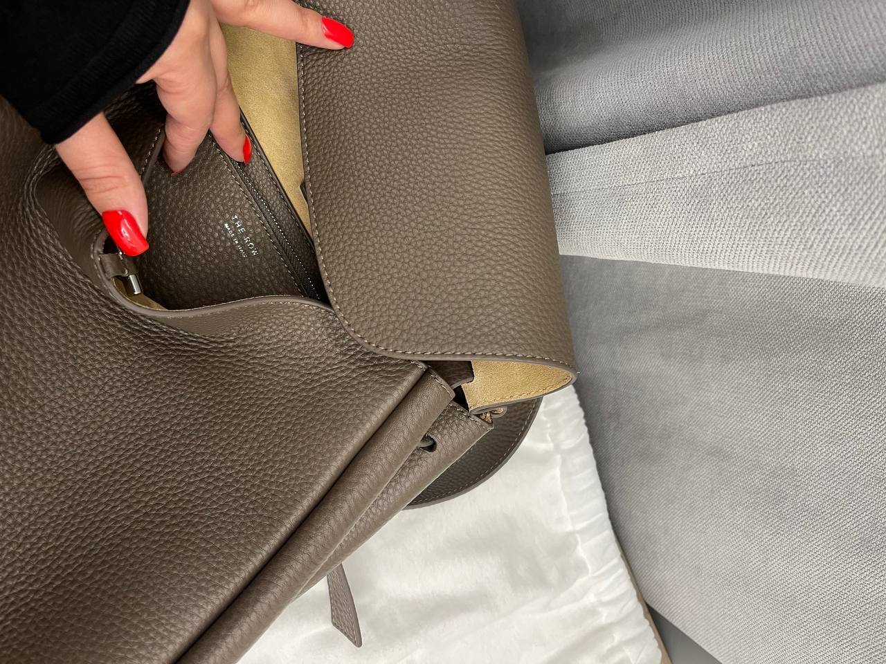 Стильная женская сумка The Row BP-46501 Стильная женская сумка The Row BP-46501