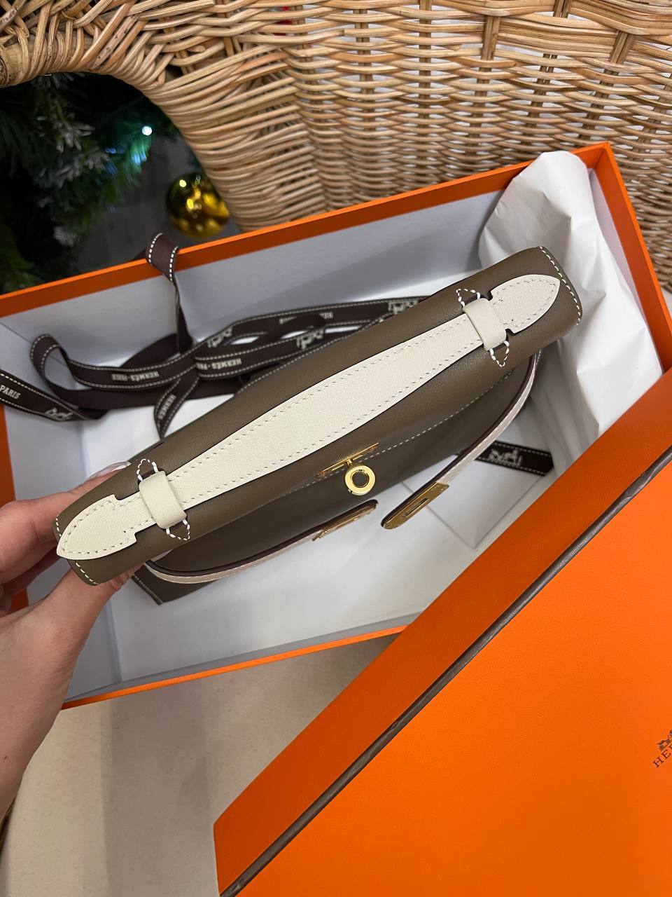 Перламутрово-серая Kelly Pochette Hermes коллекционная BP-44510 Перламутрово-серая Kelly Pochette Hermes коллекционная BP-44510