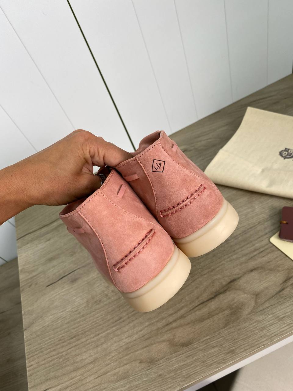 Ботинки серовато-розовые трендовые Loro Piana BP-17954 Ботинки серовато-розовые трендовые Loro Piana BP-17954