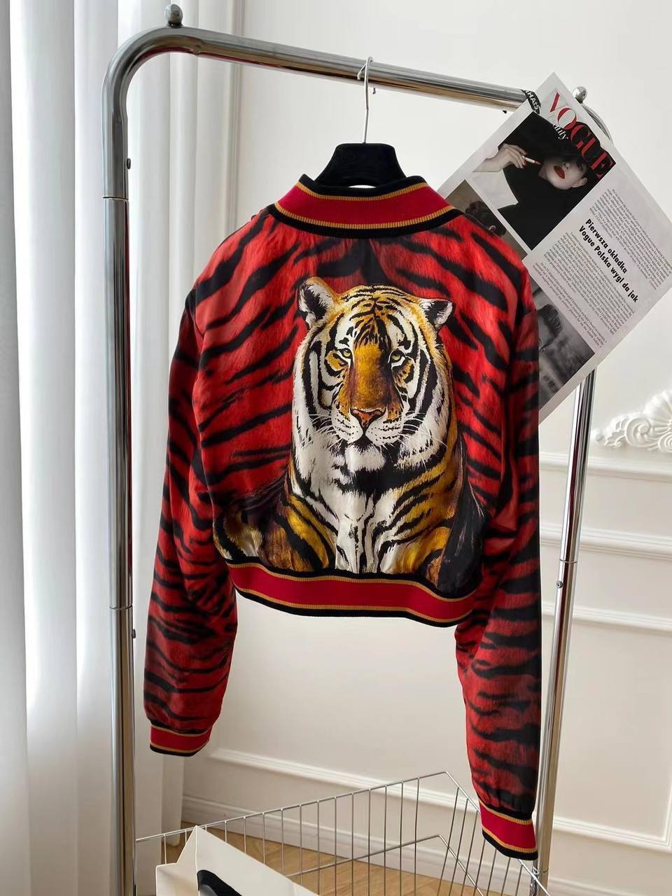 Коллекционный бомбер Dolce & Gabbana BP-51412 Коллекционный бомбер Dolce & Gabbana BP-51412