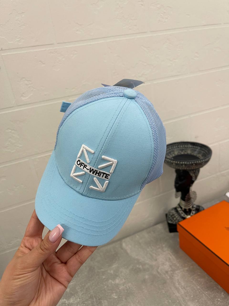 Бейсболка эксклюзивная Off-White™ BP-49165 Бейсболка эксклюзивная Off-White™ BP-49165