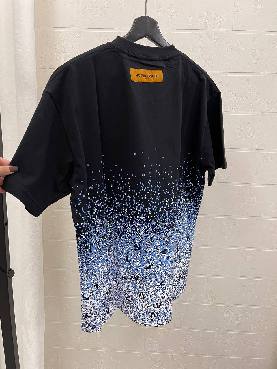 Повседневная футболка Louis Vuitton BP-37019 Повседневная футболка Louis Vuitton BP-37019