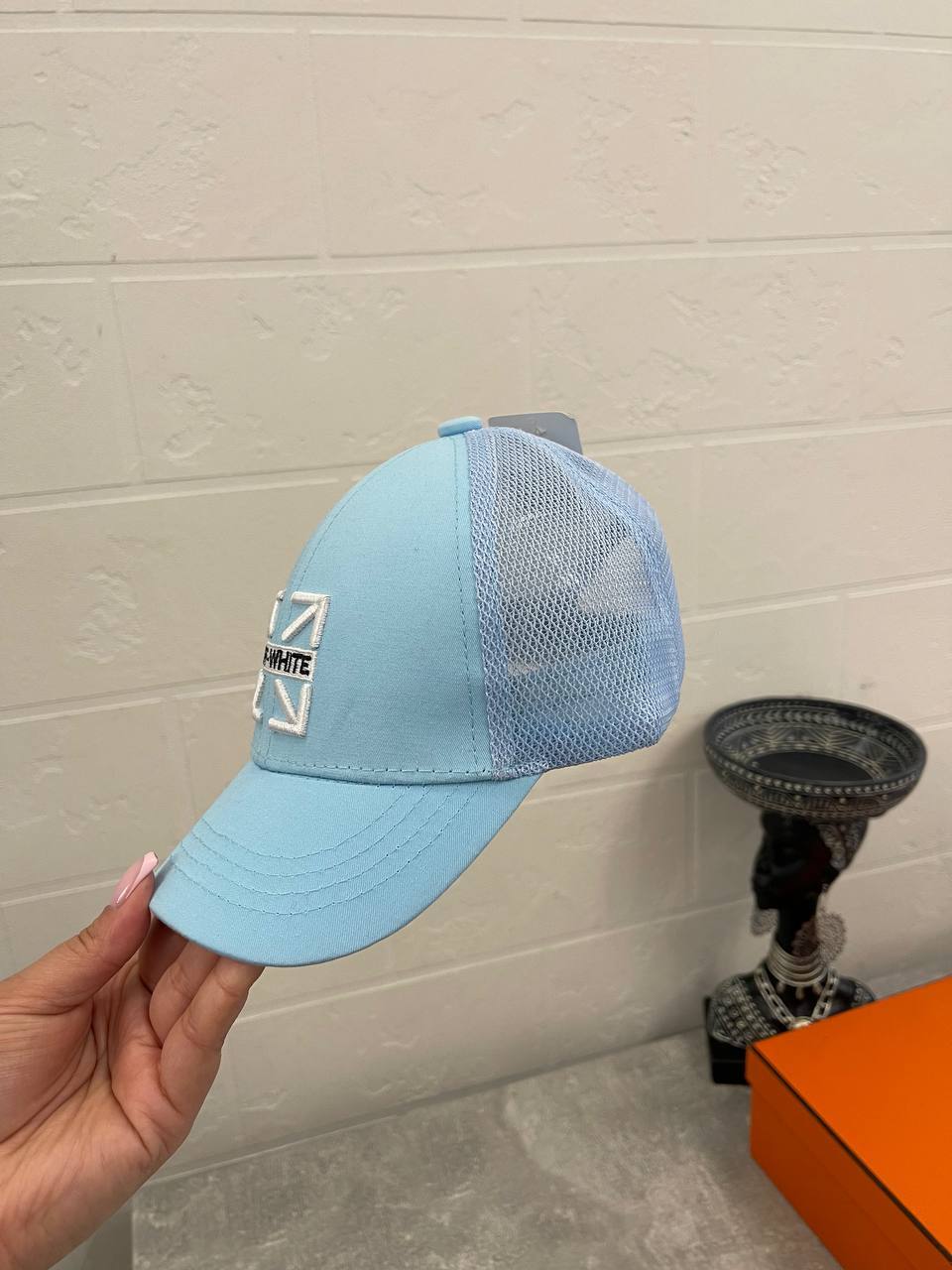 Бейсболка эксклюзивная Off-White™ BP-49165 Бейсболка эксклюзивная Off-White™ BP-49165