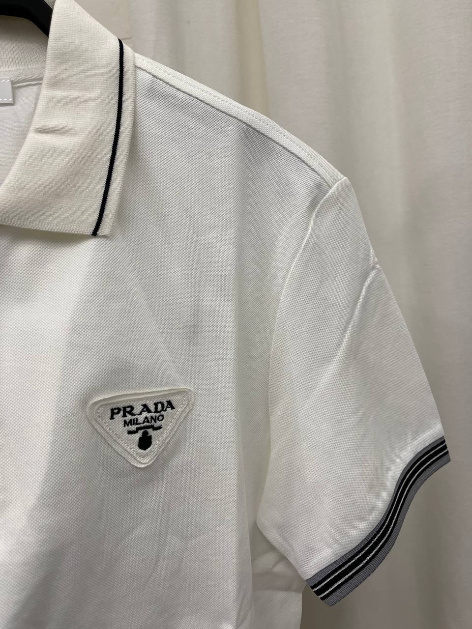 Повседневное поло BP-46887 Prada Повседневное поло BP-46887 Prada