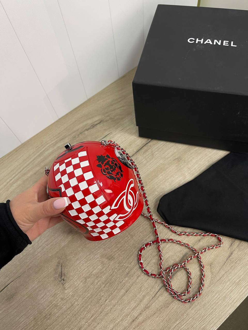 Элитный клатч Helmet Minaudiere Chanel BP-26389 Элитный клатч Helmet Minaudiere Chanel BP-26389